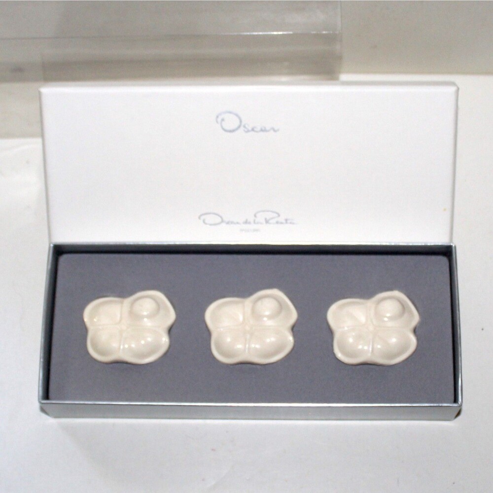Oscar de la Renta mini soap bar set of 3 in box white flower France